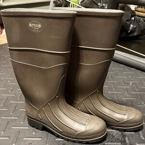 Servus by Honeywell Muck Boots